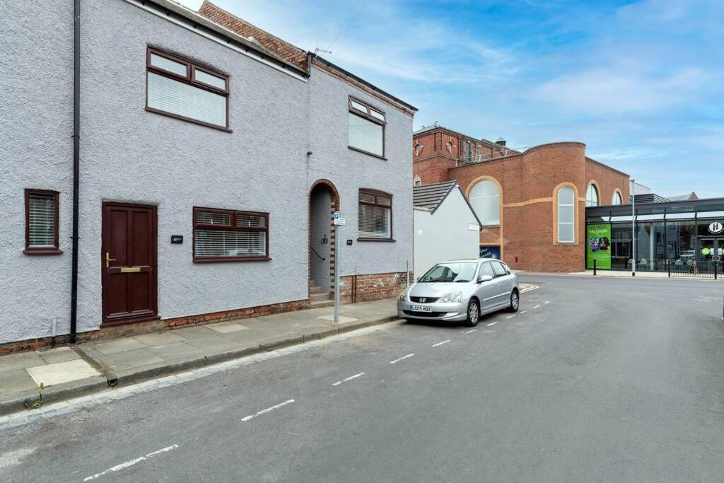 Modern Centrally Located 3 Bed Property With Tvs In Each Bedroom Super Fast Wifi And Crisp White Hotel Linen Hosted By Our Home Short Stays Darlington  Buitenkant foto