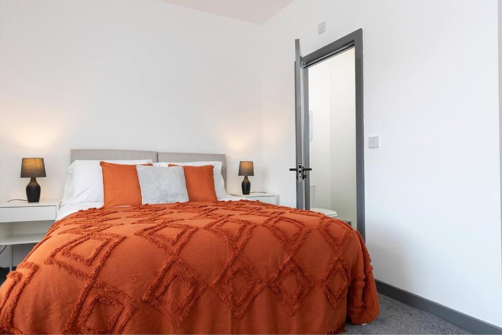 Modern Centrally Located 3 Bed Property With Tvs In Each Bedroom Super Fast Wifi And Crisp White Hotel Linen Hosted By Our Home Short Stays Darlington  Buitenkant foto
